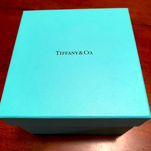 Brand new authentic Tiffany legendary box . Hot🌞 - Picture 1 of 7